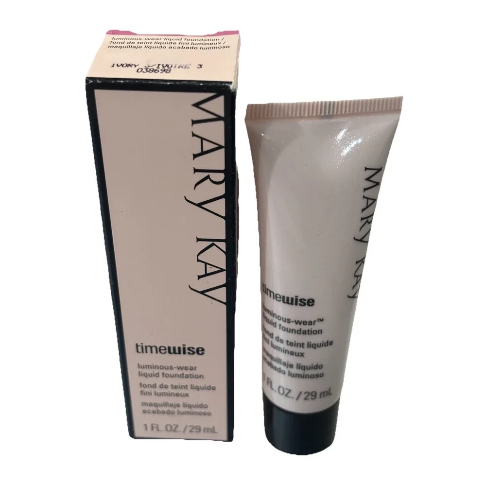 New In Box Mary Kay Luminous Wear Foundation Ivory 3 Normal / Dry #038698